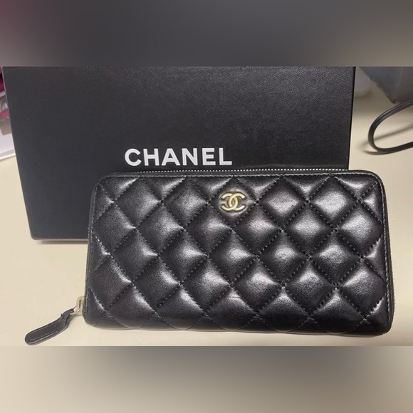 Chanel Matelasse Quilted Lambskin Zip around long Wallet & Box EUC - Picture 2 of 15